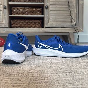 Like New. Rare, team issue,Royal, BYU, Nike Pegasus 39. Size 12.5